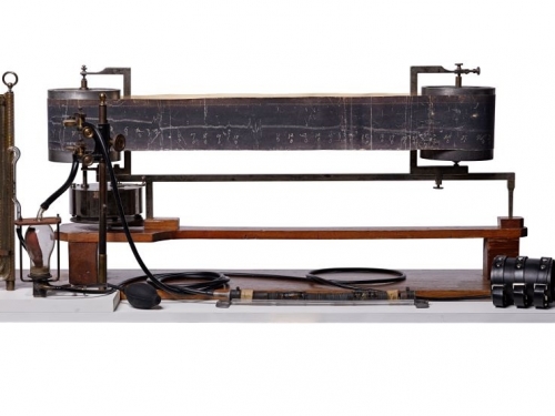 polygraph machine